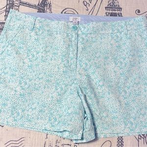 Crown & Ivy Caroline 5” shorts in size 16
